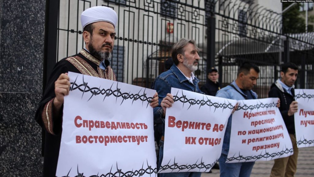Російські силовики заарештували кримських активістів, які займаються організацією мусульманських свят