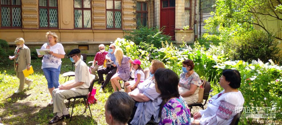 У Львові люди з порушеннями зору взяли участь у конкурсі декламаторів