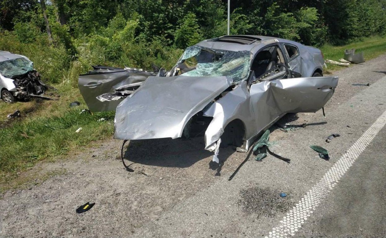 Масштабна аварія на Львівщині: на трасі Київ-Чоп загинули двоє водіїв