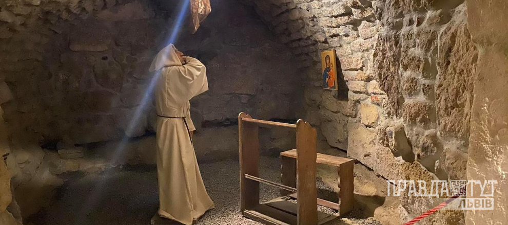 У підземеллях колишнього Домініканського монастиря демонструють відеоінсталяцію «Внутрішні землі»