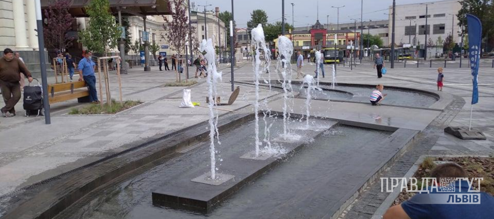 У Львові завершують реконструкції площі Двірцевої