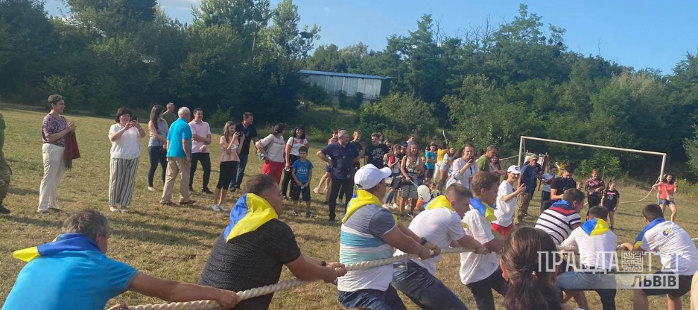 У Львові жителі Шевченківського району святкували День Незалежності по-особливому