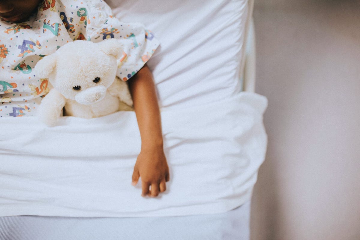 На Львівщині 3-річна дівчинка, хвора на коронавірус, почала самостійно дихати