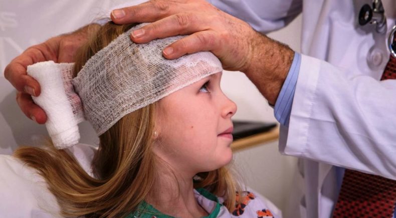 Львівські медики пояснили як надати першу домедичну допомогу при травмі голови