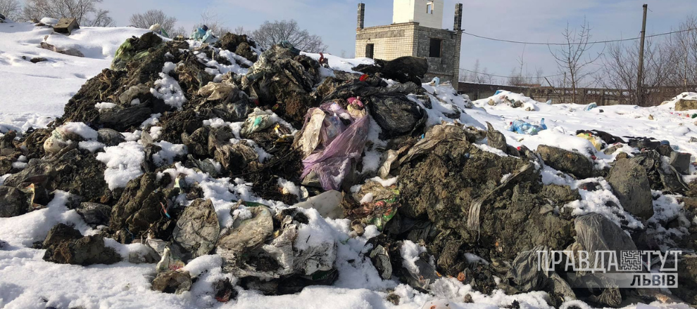 На Львівщині у Стебнику створили власне стихійне сміттєзвалище (відео)