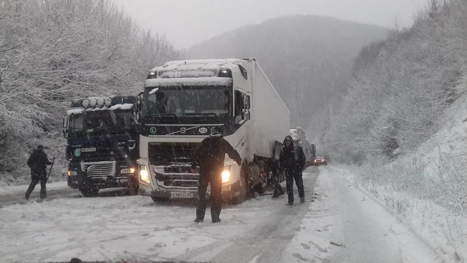 Місця відстою вантажівок на Львівщині