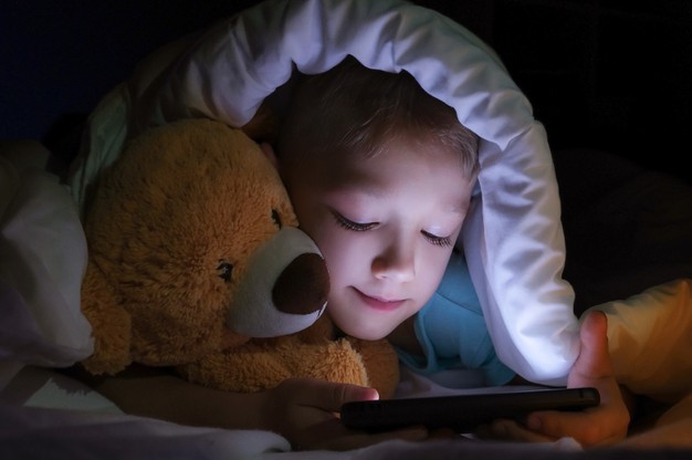 Львівські фахівці розповіли про контроль дітей у соцмережах
