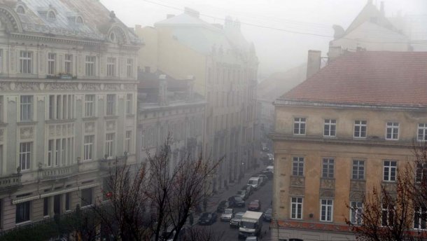 До уваги водіїв: завтра у Львові передбачають погану видимість через туман