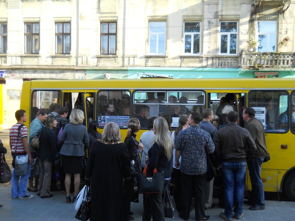 Уряд України планує скасувати пільги на проїзд для українців: що пропонують натомість