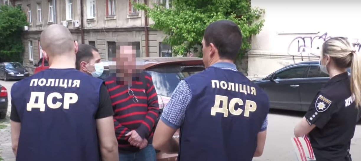 В Одесі на хабарі у 50 тисяч гривень затримали директора підприємства (відео)