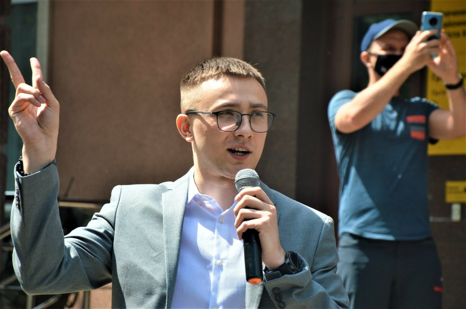 Одеський суд визнав винним Стерненка за двома статтями й засудив до одного року умовно