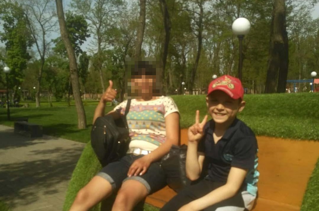 Пішов гуляти на дитмайданчик і зник: на Дніпропетровщині поліція розшукує 8-річного хлопчика (фото)