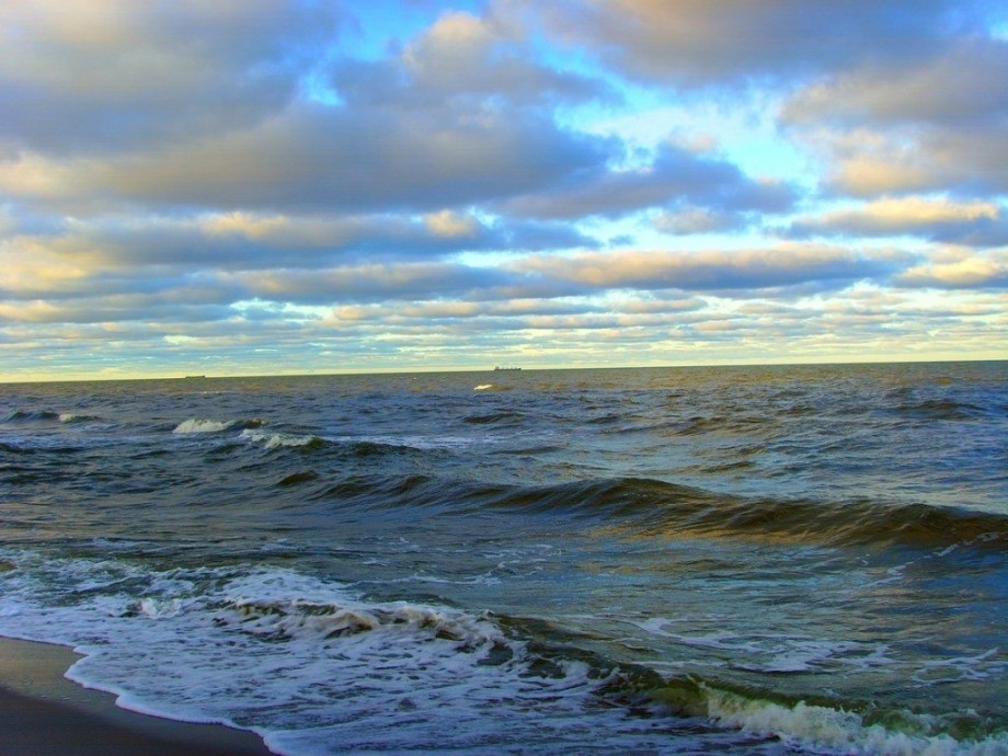 Вода у Чорному та Азовському морях прогрілась до + 23°