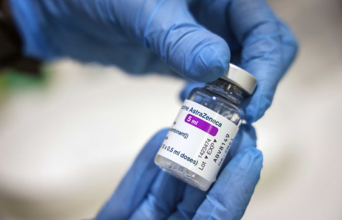 Україна отримає від Греції 100 тисяч доз вакцини AstraZeneca від COVID