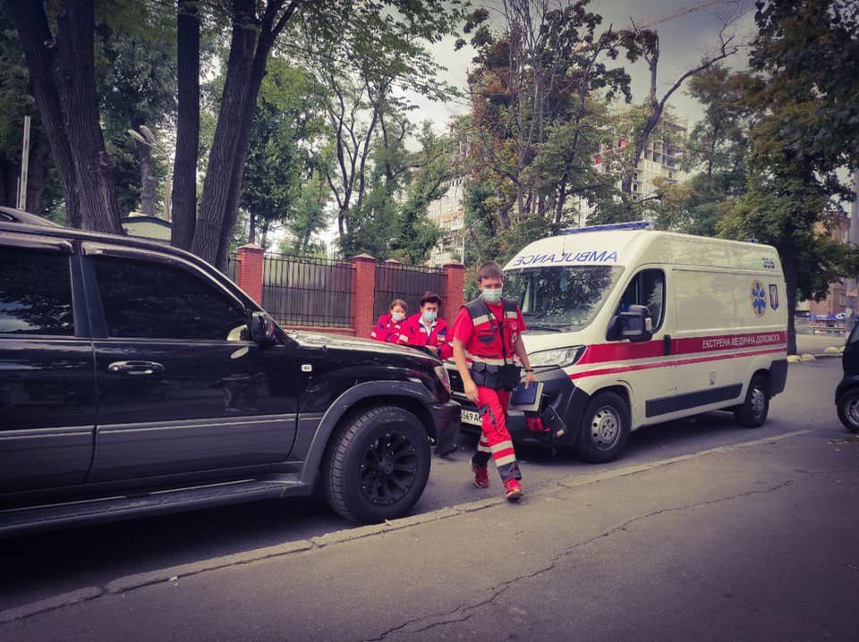 Голодує майже 36 днів: під час засідання суду Семенченку стало зле (фото)