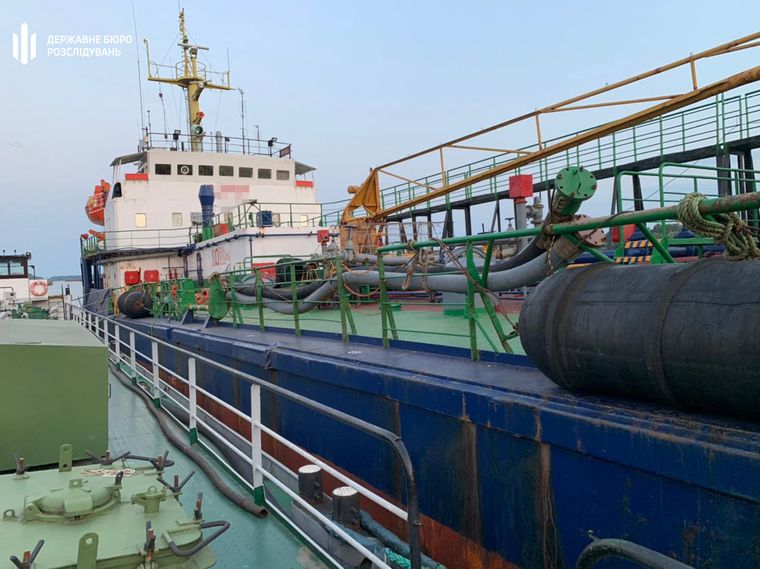 Пальне з російських танкерів: ДБР викрило схему контрабанди в портах Одеси (відео)