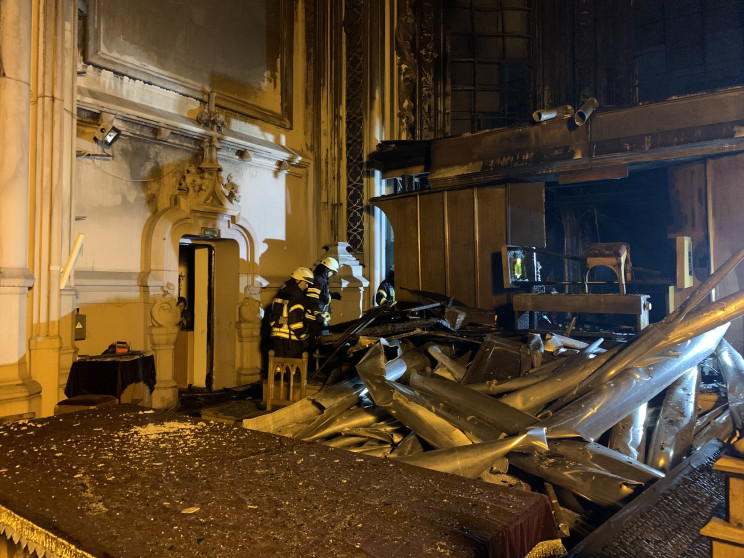 Пожежа у костелі Святого Миколая в Києві: експерти досліджують вплив пожежі на конструкції (відео)