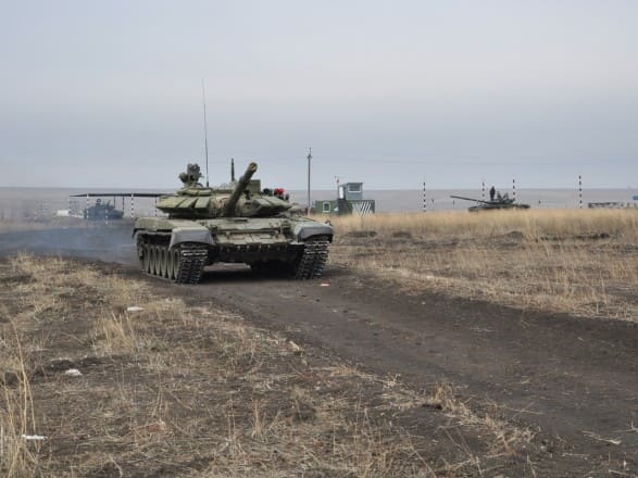 Росія провела танкові навчання із стрільбами біля кордонів України та в оккупованому Криму (фото)