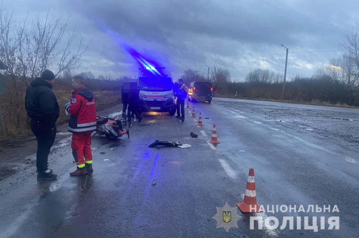 У Волинській області внаслідок зіткнення із мікроавтобусом загинув 19-річний мотоцикліст