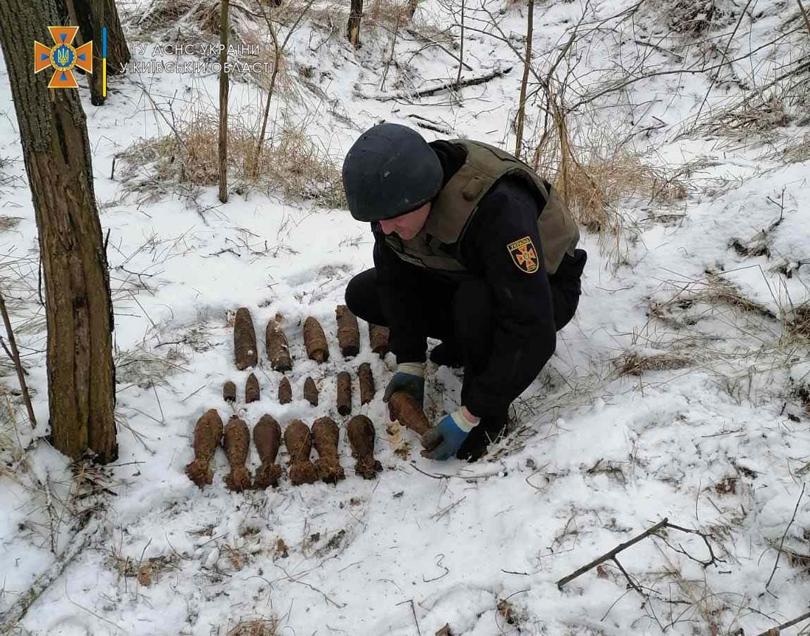 27 одиниць вибухонебезпечних предметів часів минулих війн знищили піротехніки