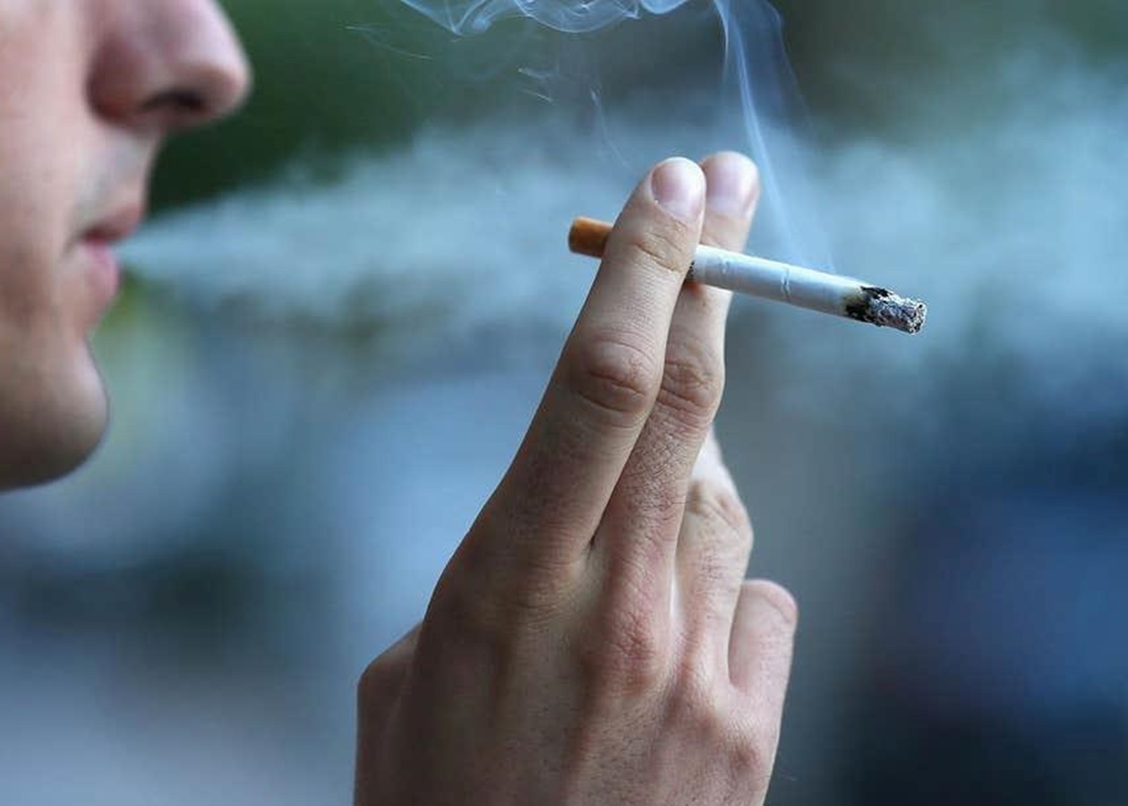 "Куріння шкодить Вашому здоров’ю!": в Україні встановлено місця, де заборонено палити (повний список)