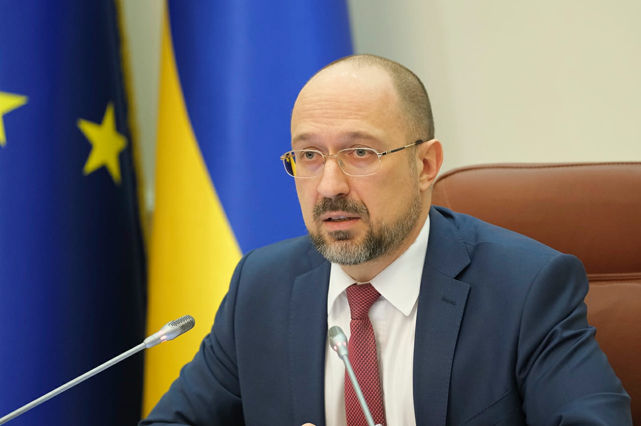 Наша економіка переорієнтовується у формат роботи "все для фронту", – Шмигаль