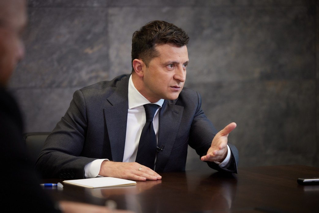 Іди з нашої землі або сядь зі мною за стіл переговорів, – Зеленський до Путіна