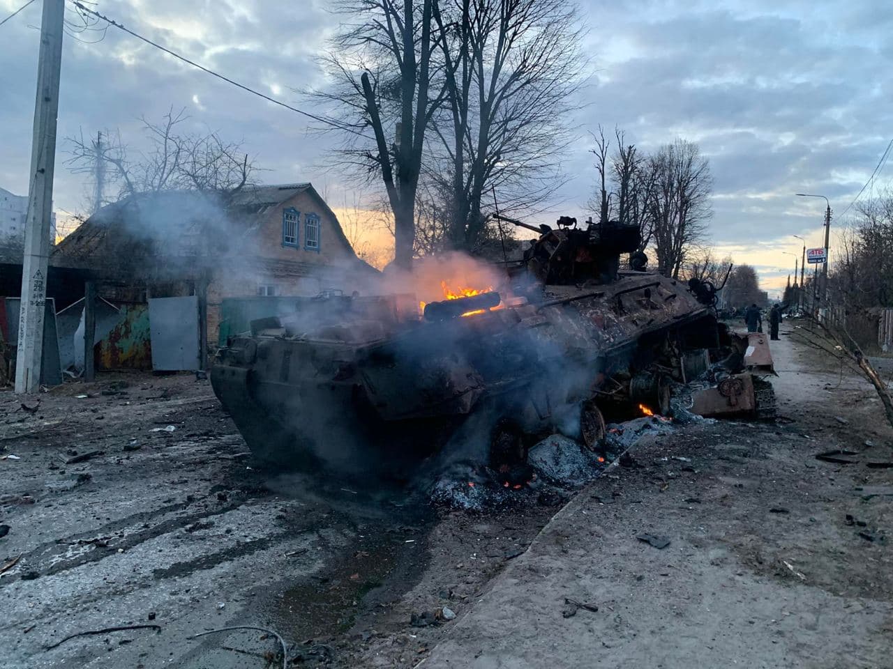 На Харківщині знищили ворожу базу з якої обстрілювали місто: окупанти втікають до росії (відео)