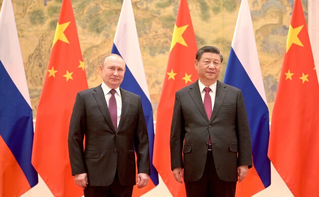 росія просить у Китаю військову та економічну допомогу у війні проти України