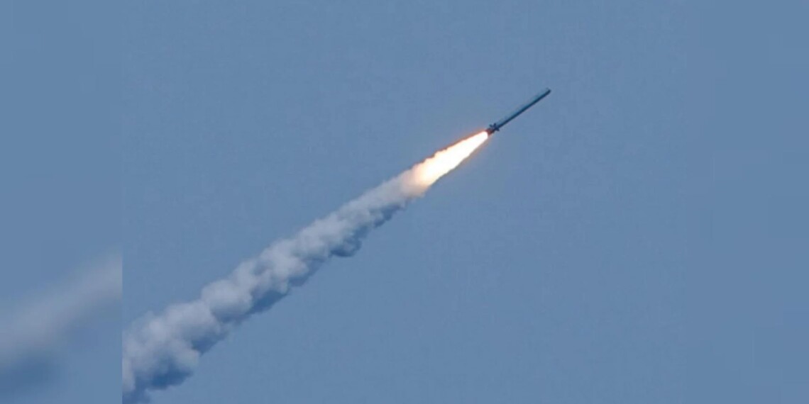 Направлялася в напрямку Полтави: у Сумській області ЗСУ збили ворожу ракету