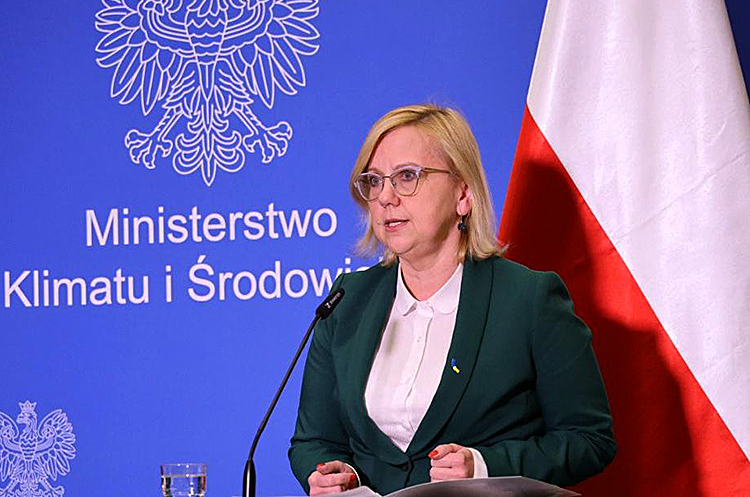 Польща розриває усі енергетичні відносини з росією