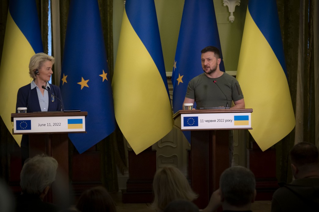 "Ми хочемо спрямувати інвестиції в Україну": Зеленський зустрівся з Урсулою фон дер Ляєн (відео)