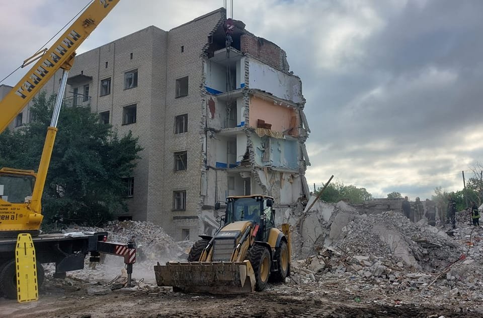 З під завалів у Часовому Яру дістали тіло дитини: кількість загиблих 35 (оновлено)