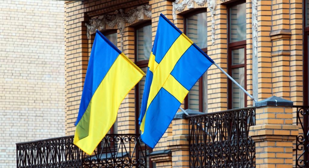Швеція готова виробляти зброю для України