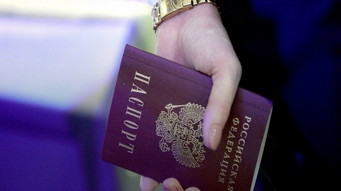 Перевіряти чоловіків із російськими паспортами почали в аеропорту Мінська