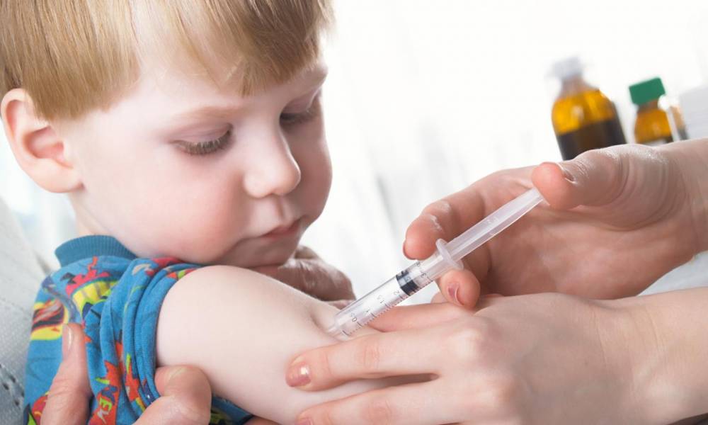 Як вакцинувати дітей проти COVID-19 і чи потрібна їм бустерна доза?