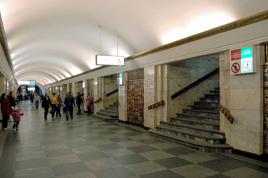 У Києві відкриваються станції метро «Хрещатик» та «Майдан Незалежності»