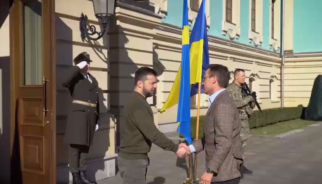 Прем’єр Швеції прибув до Києва, зустрівся з Зеленським (відео)