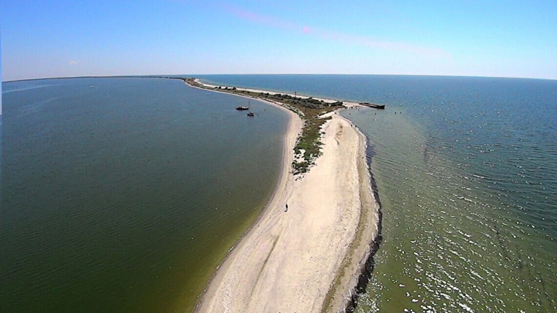 Українські оборонці знищили склад боєприпасів, гармату та РСЗВ ворога на Кінбурнській косі – ОК «Південь»