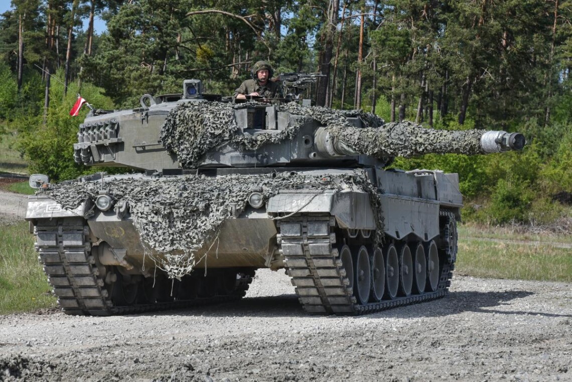 9 країн пообіцяли надати Україні понад 150 танків Leopard - Остін
