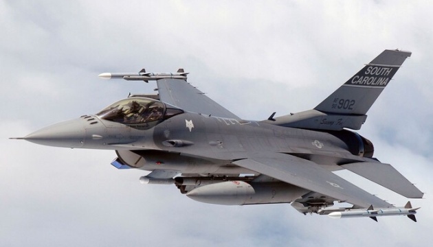 Бельгія бере учать у навчанні українських льотчиків на F-16