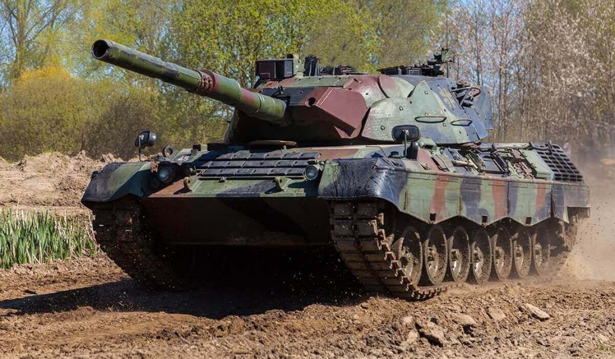 Військова допомога від Німеччини: Україна отримає 10 танків Leopard1, кулемети та артснаряди