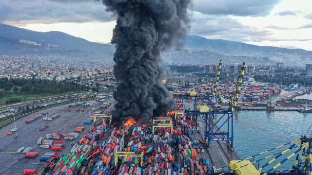 Вибух у турецькому порті: пошкоджено 13 елеваторів (ВІДЕО)