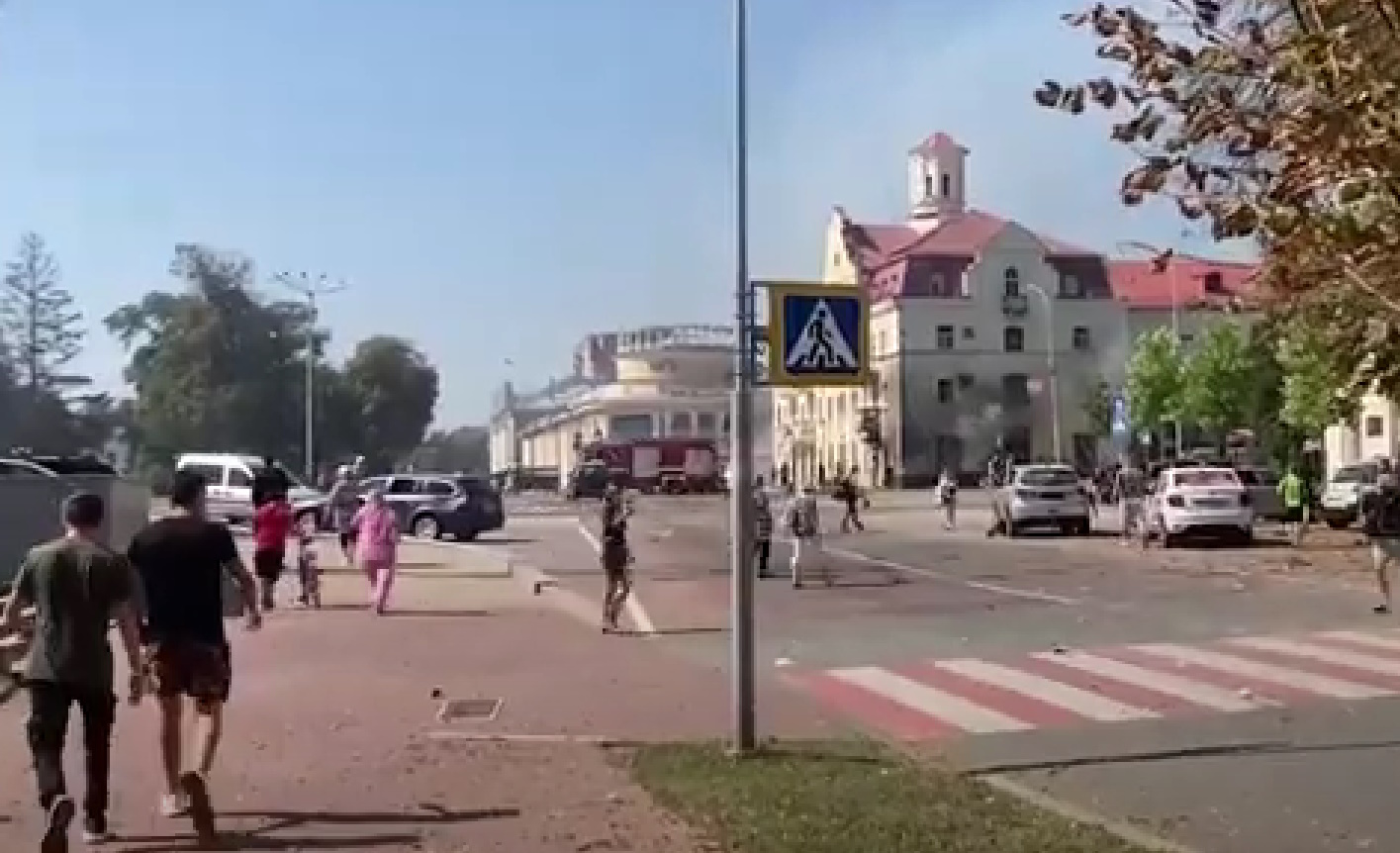 Окупанти влучили ракетою по центру Чернігова
