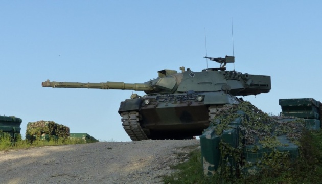 Данія передала перші 10 танків Leopard 1 для України