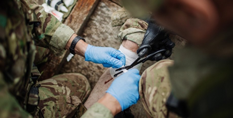 Жінки-медики, які стоять на військовому обліку зможуть надалі вільно перетинати кордон