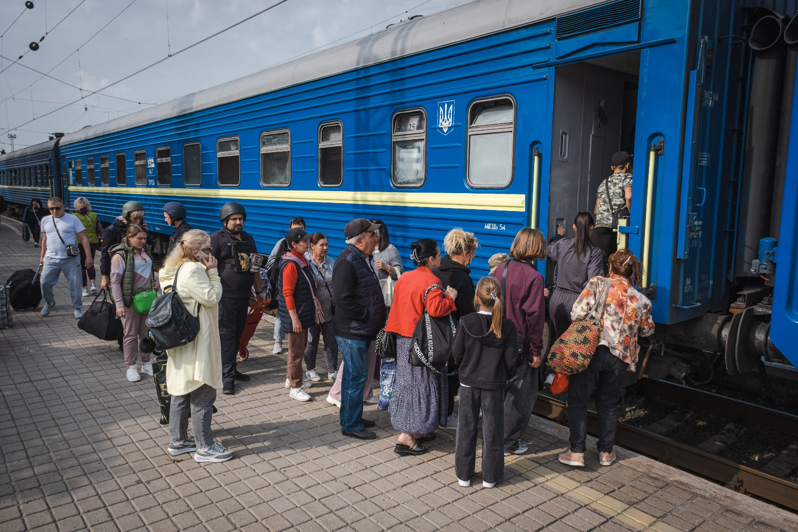 З Донеччини рятувальники допомогли евакуювати ще 16 дітей ‒ ДСНС