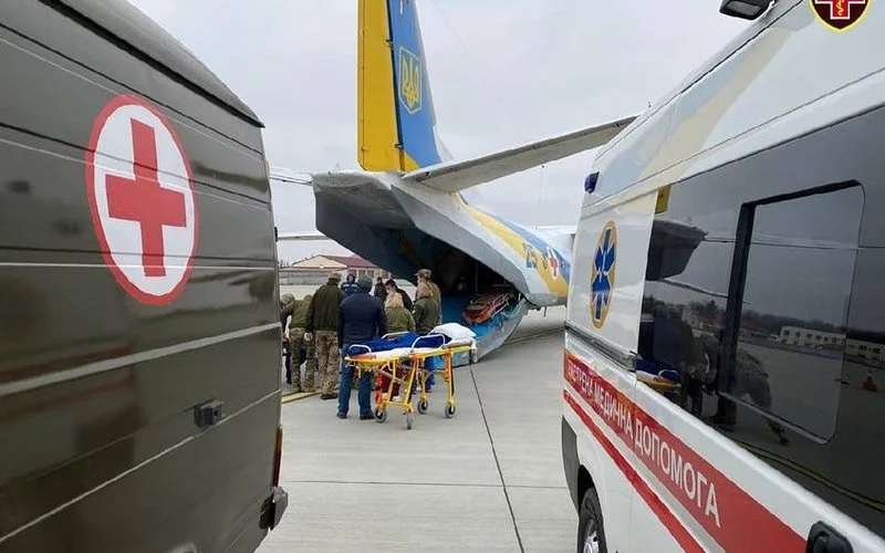 За півтора року війни понад 1300 дітей з України евакуйовано на лікування до закордонних клінік