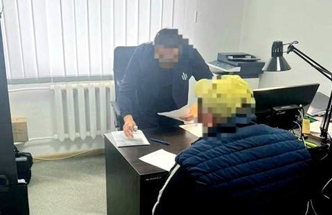 Двом службовцям військкомату у Тернополі повідомили про підозру у катуванні та незаконному позбавленні волі людини