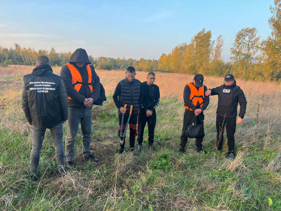 Двоє неповнолітніх вели чоловіків призовного віку в Угорщину (ВІДЕО)
